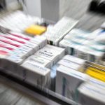 ΣΟΒΑΡΕΣ ΕΛΛΕΙΨΕΙΣ ΣΕ ΦΑΡΜΑΚΑ ΣΕ ΠΕΡΙΟΔΟ ΕΞΑΡΣΗΣ ΑΝΑΠΝΕΥΣΤΙΚΩΝ ΛΟΙΜΩΞΕΩΝ ΓΡΙΠΗΣ ΚΑΙ ΚΟΡΟΝΟΪΟΥ (ΤΑΤΙΑΝΑ ΜΠΟΛΑΡΗ/EUROKINISSI)