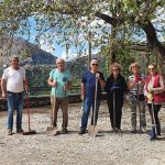 Κάτοικοι του χωριού Πέντε Εκκλησιών καθάρισαν την πλατεία με εθελοντική εργασία 459996114_2304036113305715_6744202012922654412_n